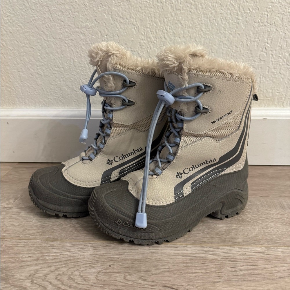 Columbia Youth Unisex Bugaboot Fawn/Faded Sky / Snow Boot